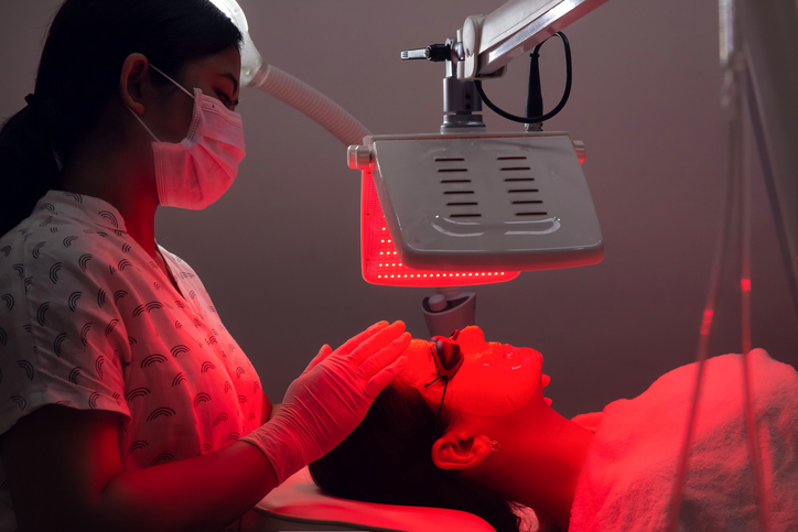 Red light therapy for cold sores